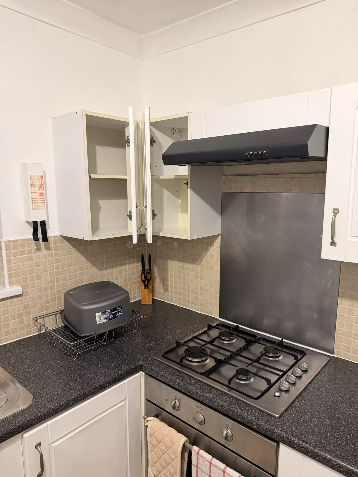 Gas hob and cooker hood