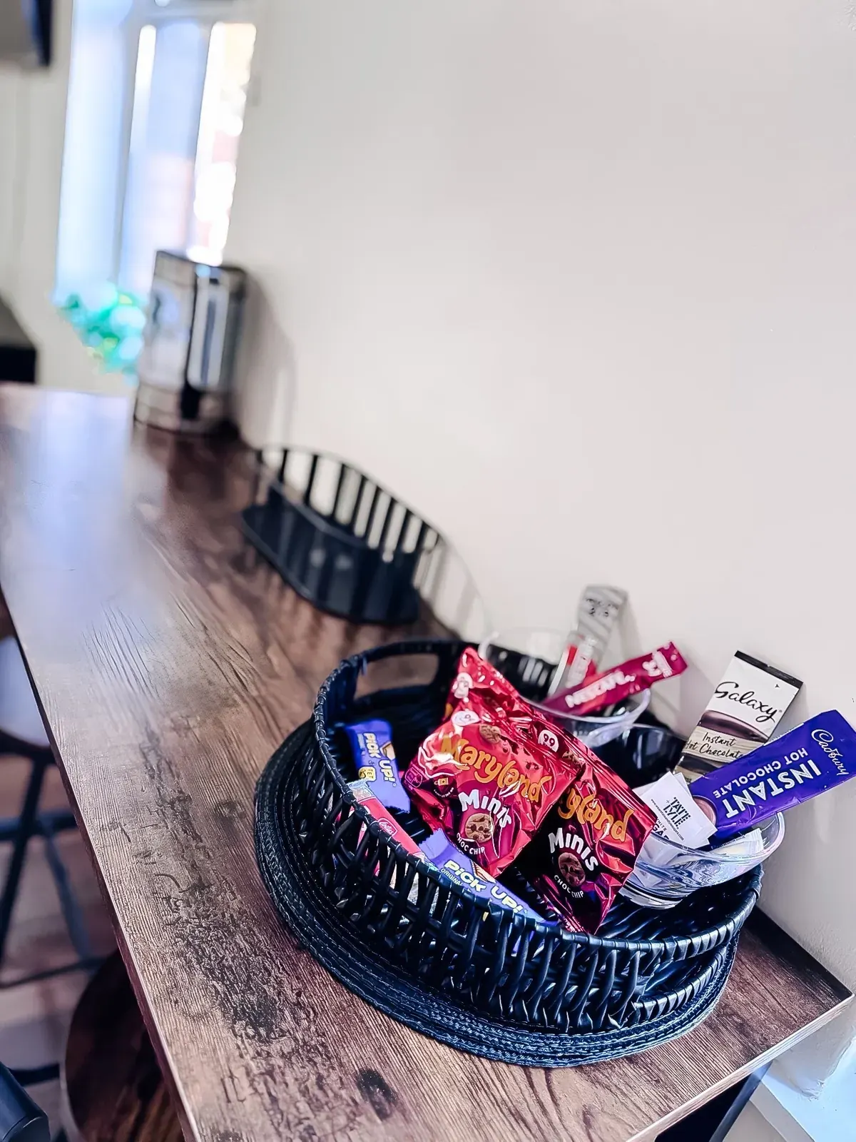 Welcome snack and hot drinks basket